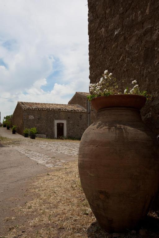 Il Vecchio Frantoio Scillato (Sicily) Exterior photo