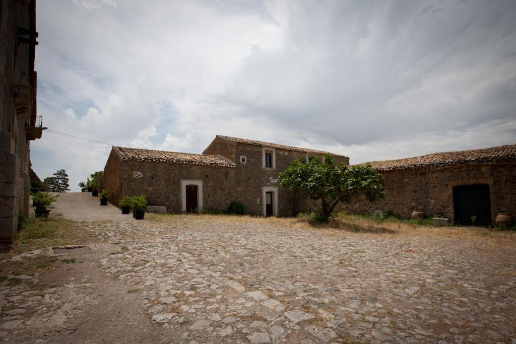 Il Vecchio Frantoio Scillato (Sicily) Exterior photo