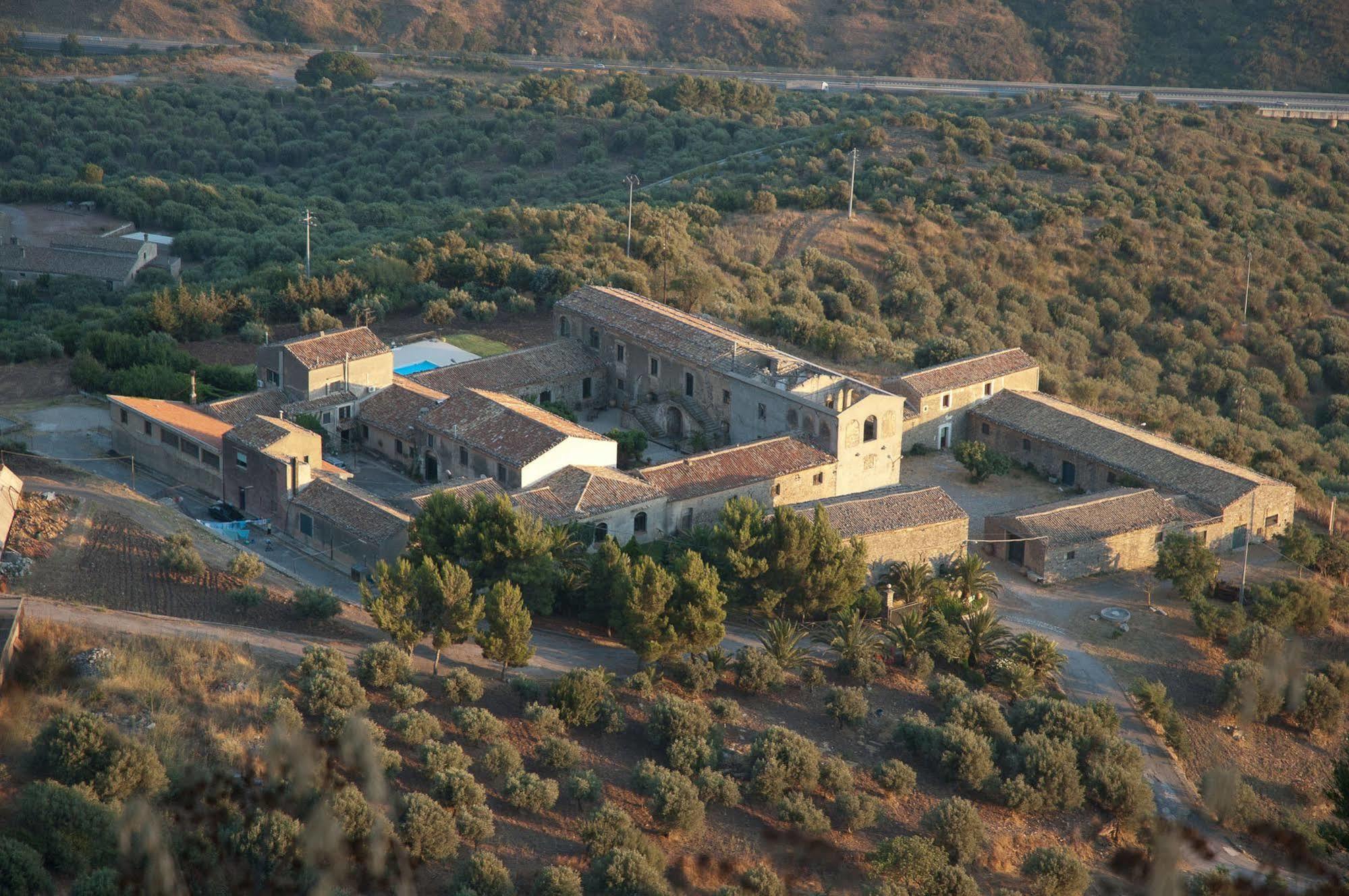 Il Vecchio Frantoio Scillato (Sicily) Exterior photo